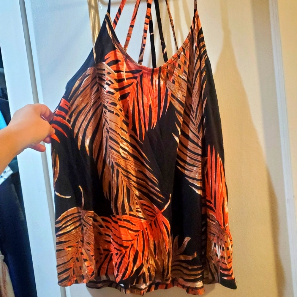Venus tank  size M